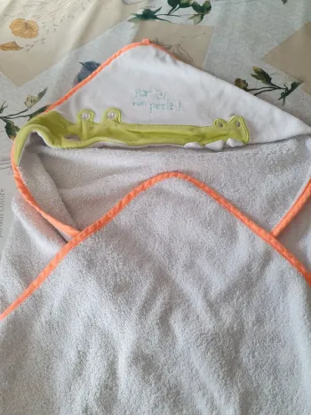 Cape de bain bébé