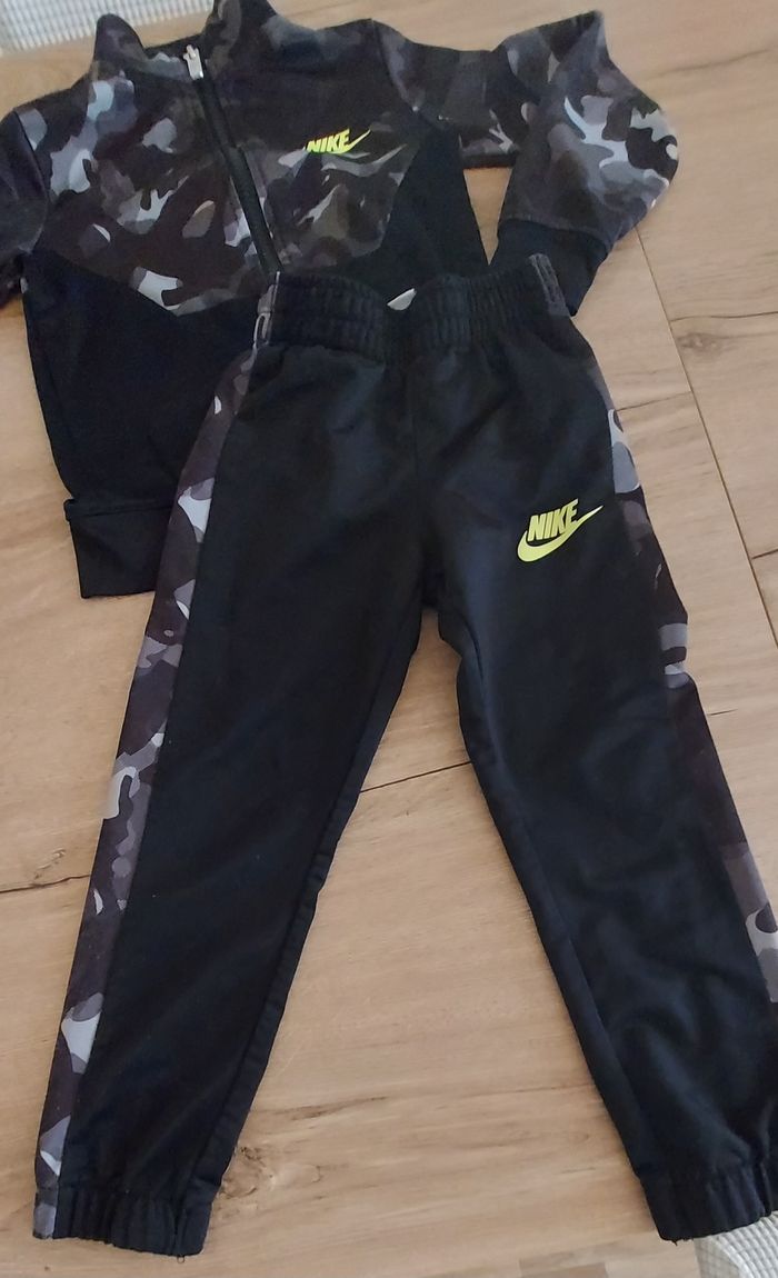 Ensemble Nike 3/4ans - photo numéro 3