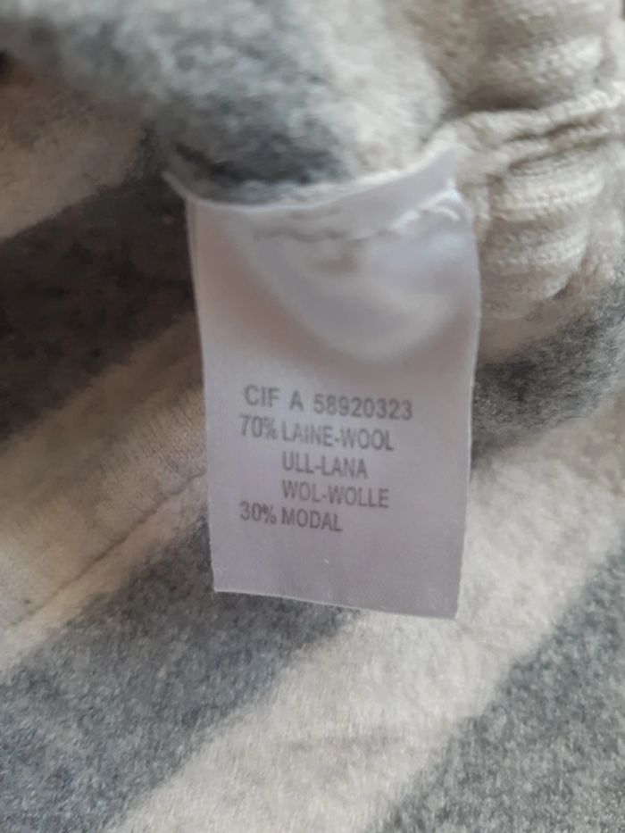 Pull rayé à capuche - photo numéro 9