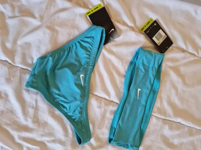 Maillot de bain bikini 2 pièces bleu turquoise et blanc Nike bandeau taille S 36 - photo numéro 3