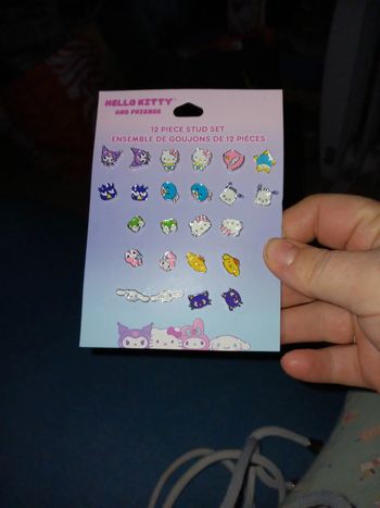 Boucles d'oreilles  à la pièce hello kitty and friend
