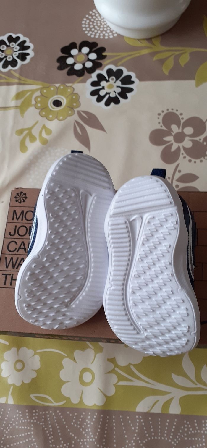 Baskets bébé garçon pointure 18.5 - photo numéro 3