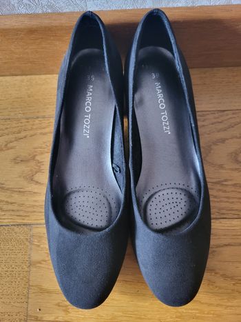 Escarpins féminin Marco Tozzi noir élégants et intemporels