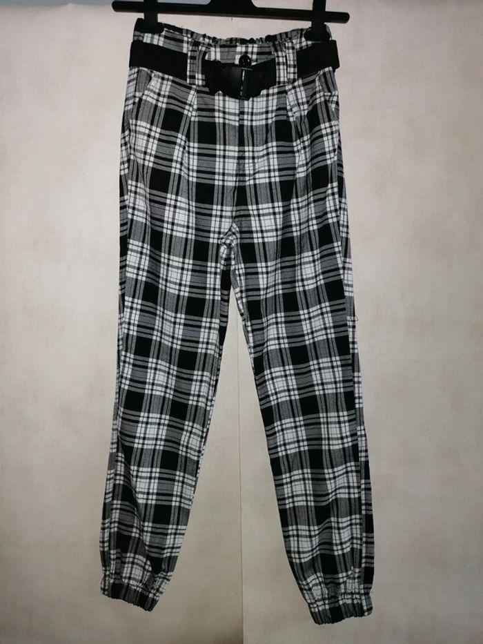 Pantalon Jennyfer et sa ceinture T32 Neuf