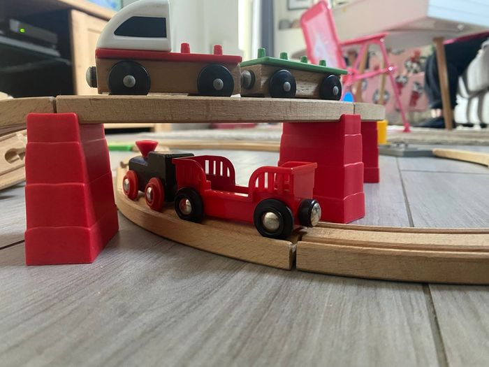 Train en bois - photo numéro 2