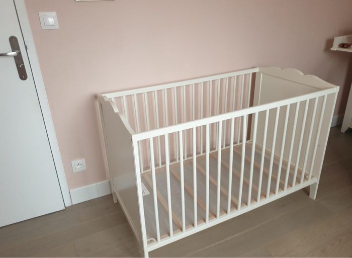 Lit bébé à barreaux , berceau IKEA - photo numéro 2
