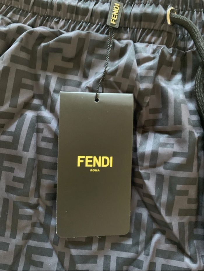 Short Fendi - photo numéro 2