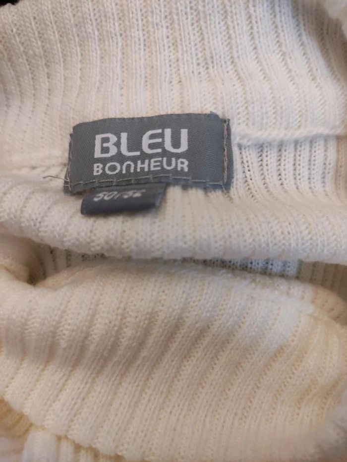 Pull manches courtes côtelés. Blanc. Bleu bonheur. Taille 50/52. - photo numéro 4