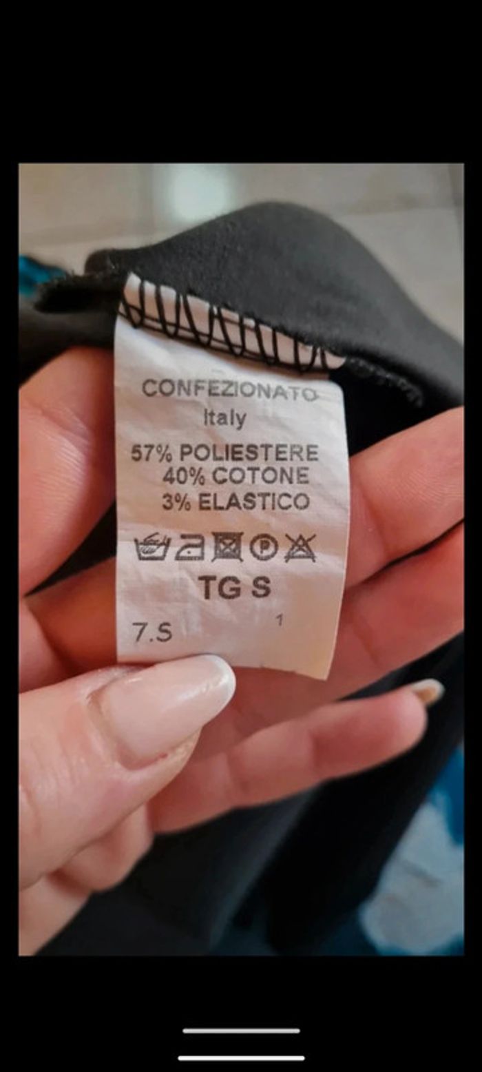 Jolie robe noire à bretelles et bleu avec une S - photo numéro 7