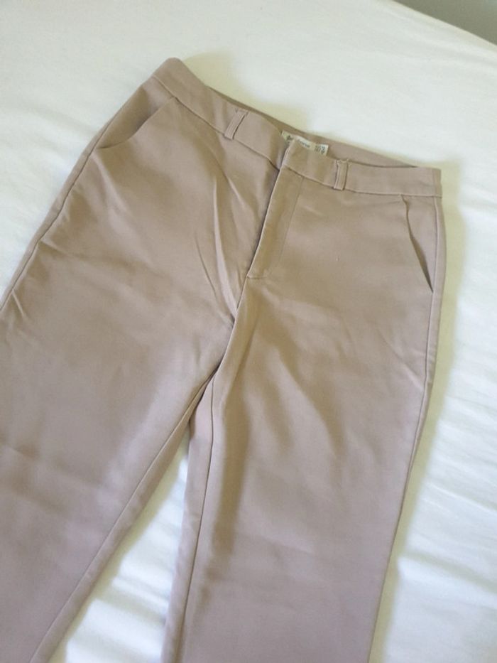 Pantalon femme beige marque stradivarius taille 36 - photo numéro 2