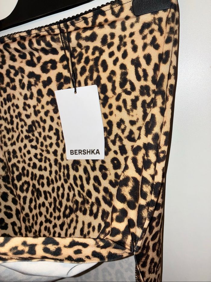 Jupe longue à fente léopard Bershka XS - photo numéro 4
