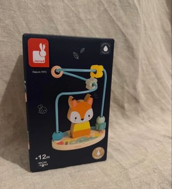 Jeux d’éveil en bois neuf dans emballage