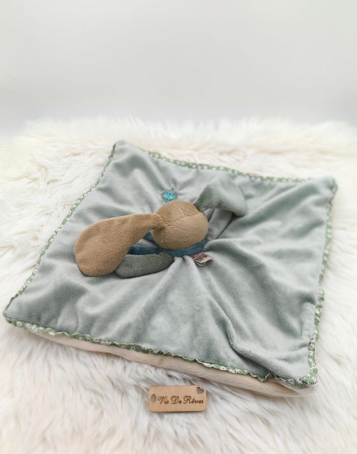 Doudou Plat Lapin Vert Beige Fleur Carré Bukowski - photo numéro 4