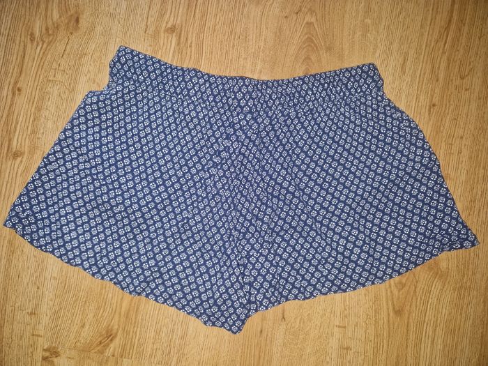 Short léger H&M taille S TBE - photo numéro 3