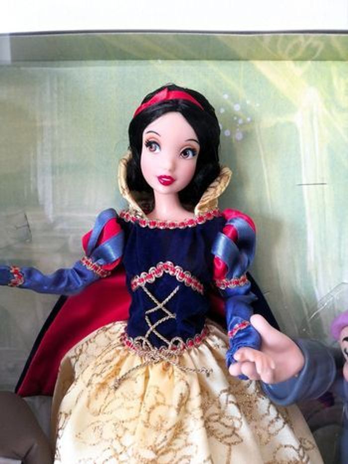 Coffret deluxe "Blanche Neige" Disney NEUF - photo numéro 4