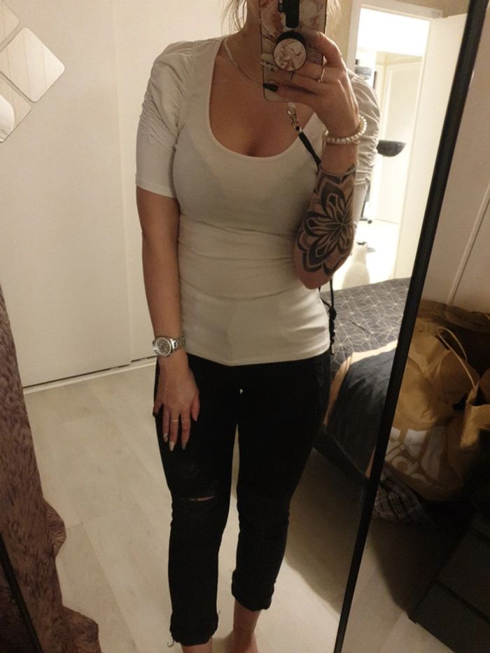 Tee shirt moulant - photo numéro 2