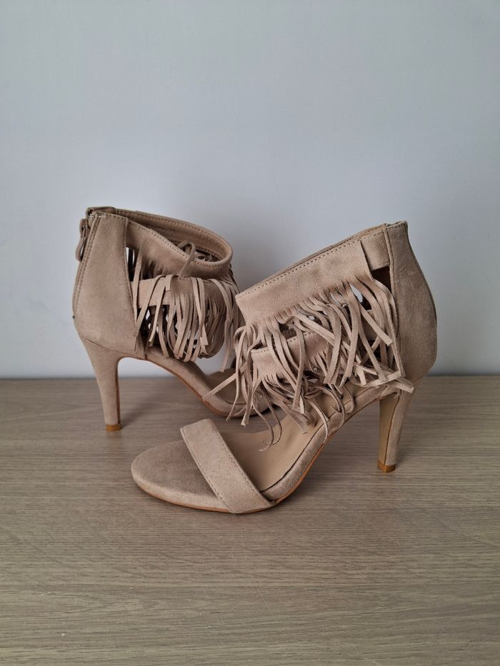 Talons à franges 38