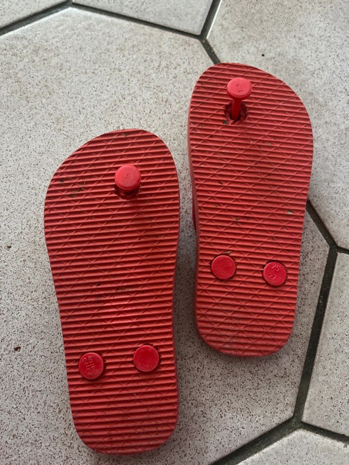 Paire de tongs 101 dalmatiens en pointure 25 - 27 - photo numéro 3