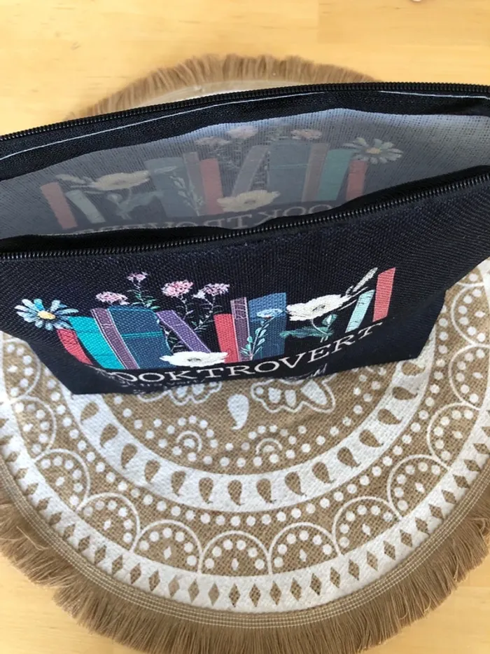 Pochette stylos accessoires maquillage - photo numéro 3