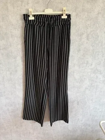 pantalon fluide à jambes larges à rayures blanc et noir pimkie taille S