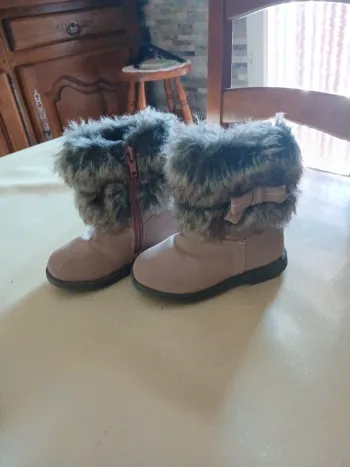 Paires de bottines fourrées