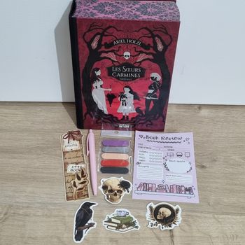 Box les soeurs Carmine collector + Goodies 