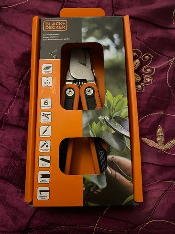 Outil multifonction de jardin 