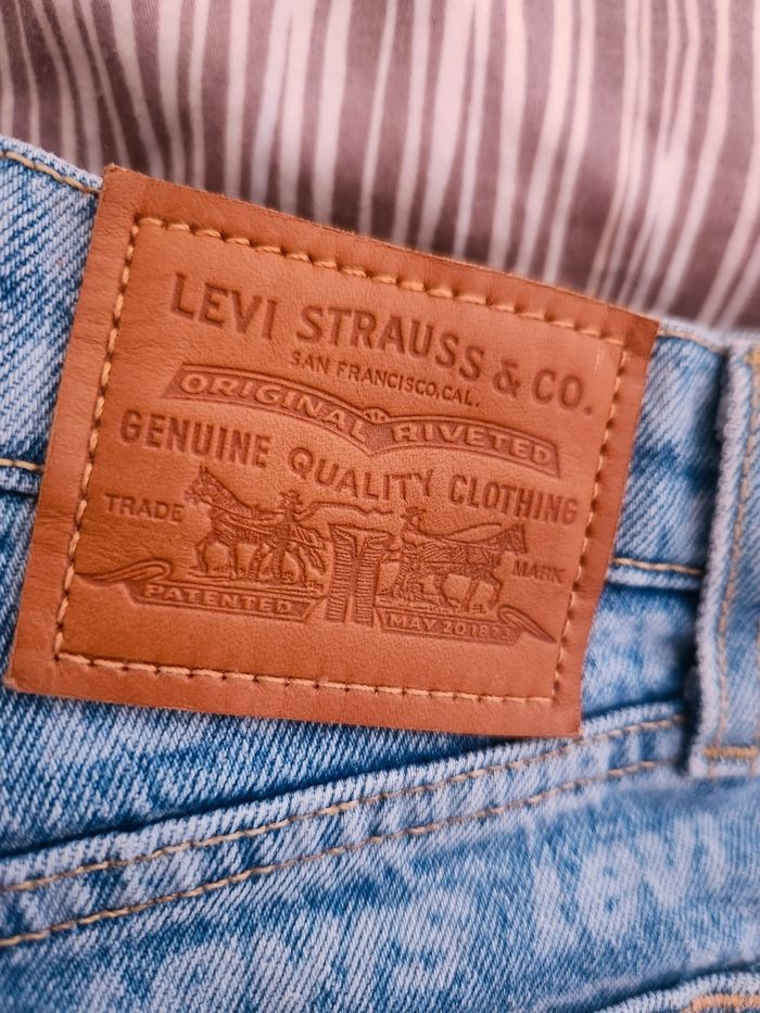 Short Levis comme neuf - photo numéro 5