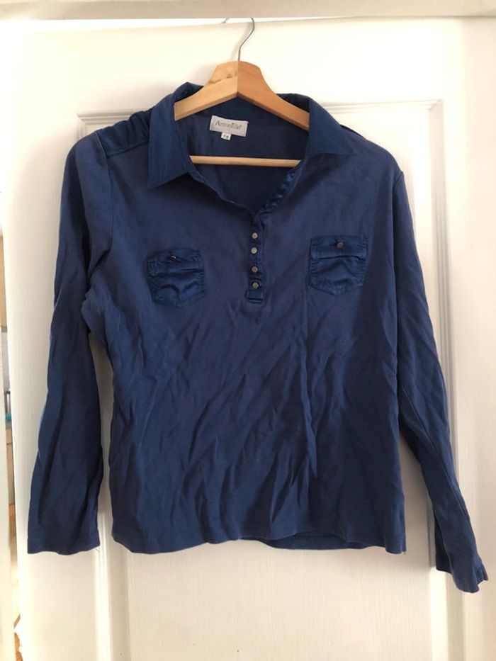 T-shirt bleu manches longues avec col