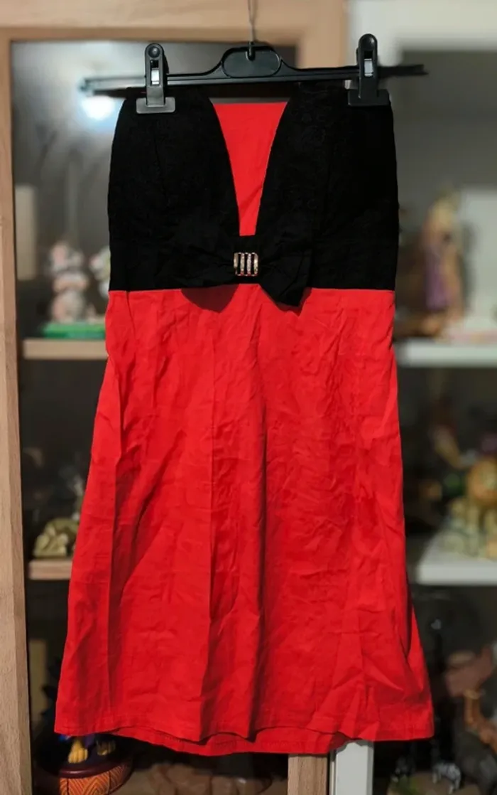 Robe noir et rouge