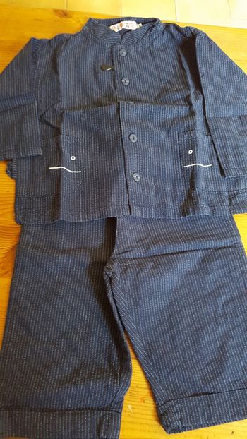 Ensemble bleu marine