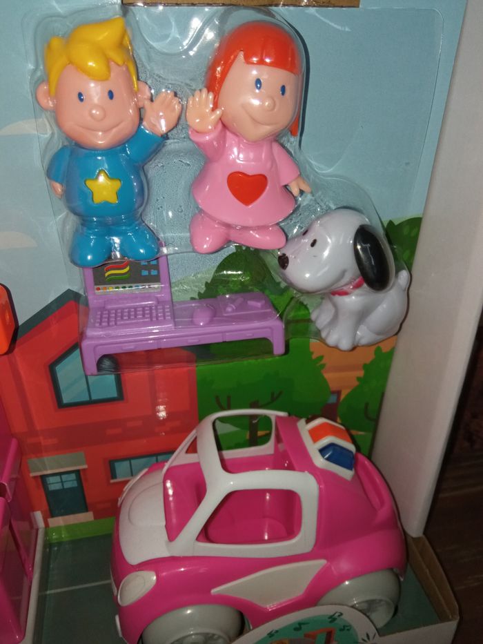 Maison pour tout petit avec personnages - photo numéro 4