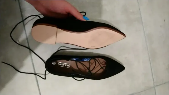 Petites chaussures à lacets noirs - photo numéro 2