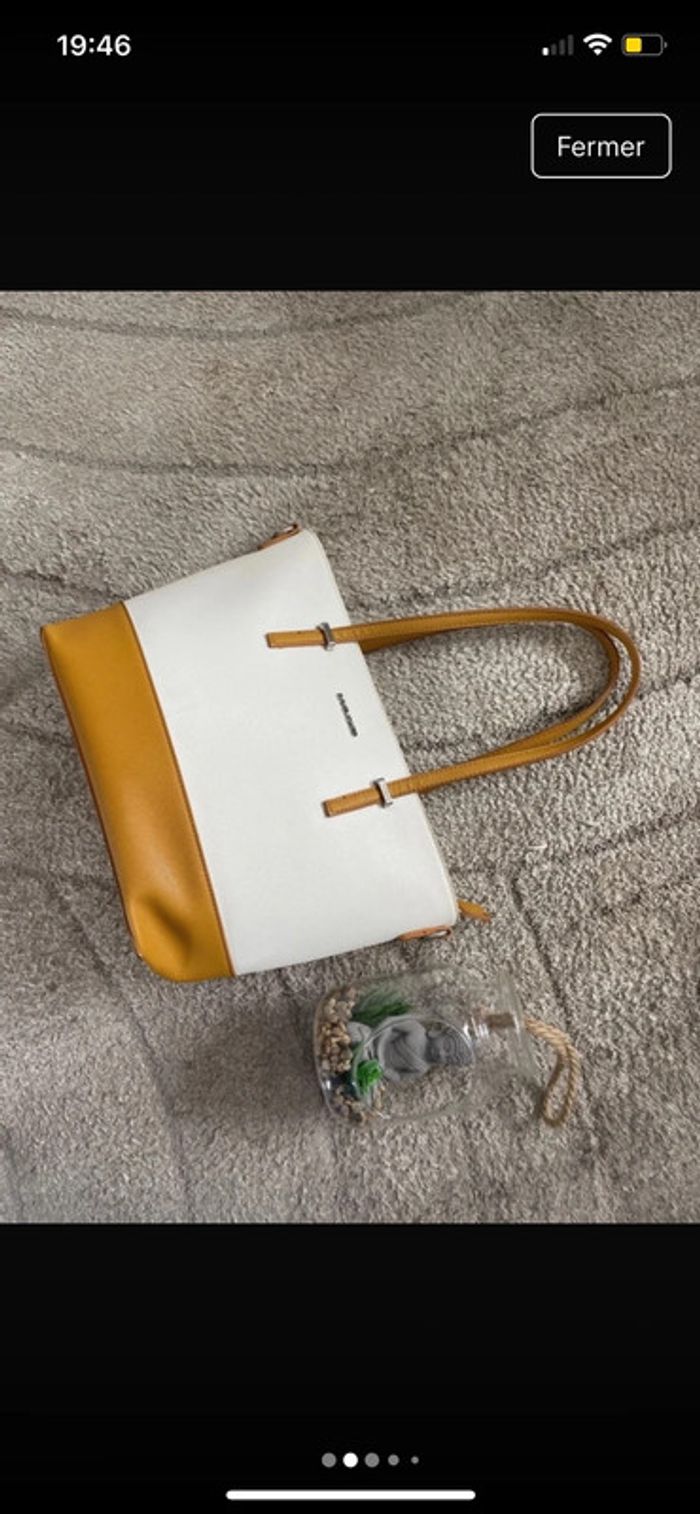 Sac à main blanc et montarde