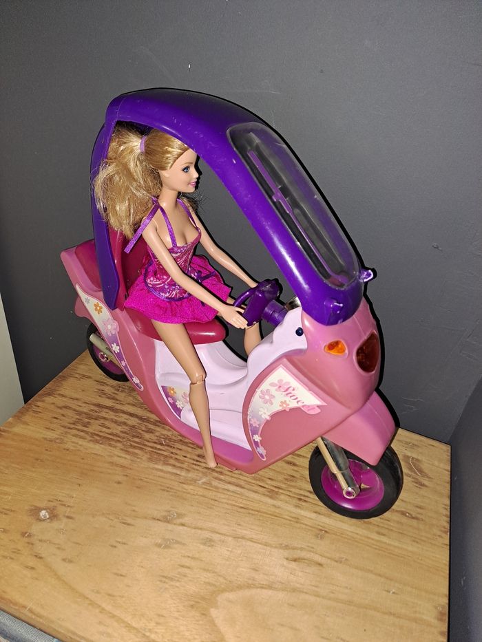 Barbie et son scooter - photo numéro 2