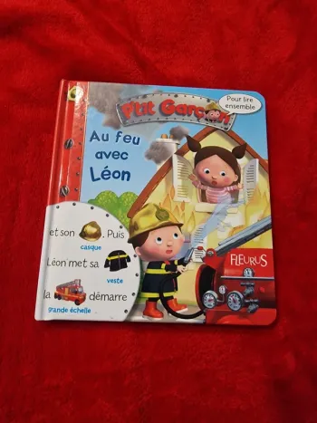Livre 4 p'tit garçon au feu avec Léon