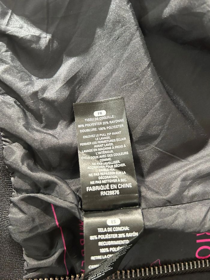 Veste T-Mobile Noire - Élégance et Confort avec une Touche Unique homme ou femme - photo numéro 12