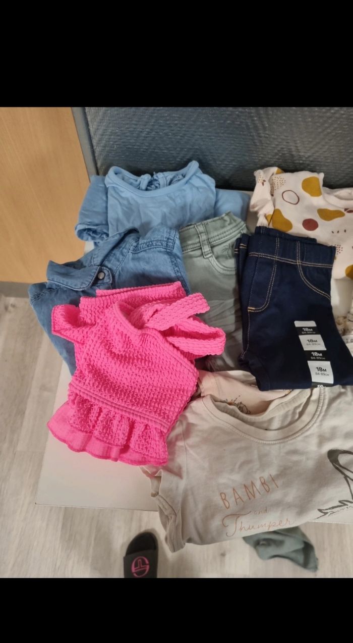Lot vêtements fille 18 mois - photo numéro 2