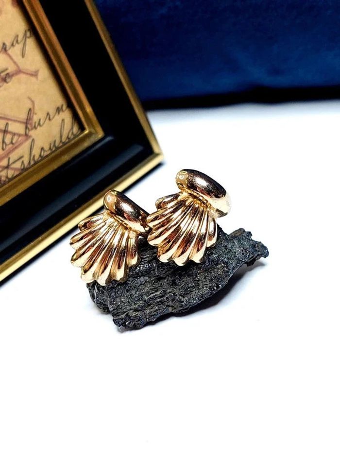 Boucles d'oreilles vintage signées Coro - photo numéro 2