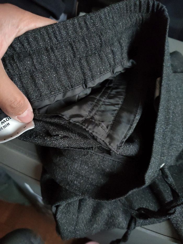 Pantalon de costume en gris foncé avec taille élastique - photo numéro 2