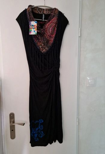 Robe noire Desigual taille S neuve avec étiquette