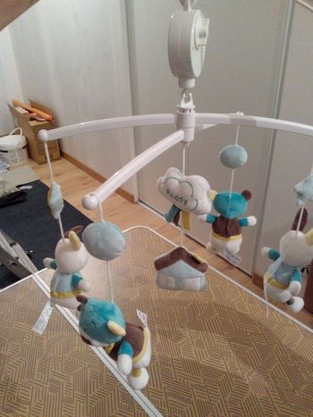 Mobile Sauthon pour lit de bébé