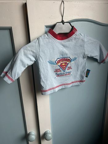 Tee shirt manches longues super baby . 1 mois
