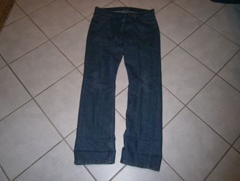 Jeans bleu à boutons Taille XL