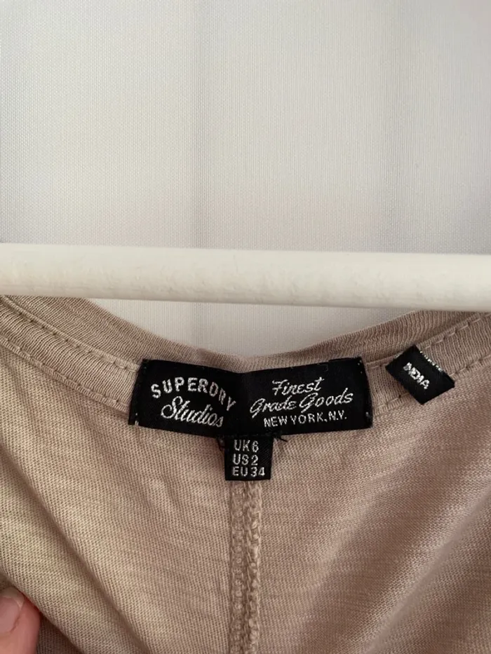 T-shirt beige superdry xs - photo numéro 3