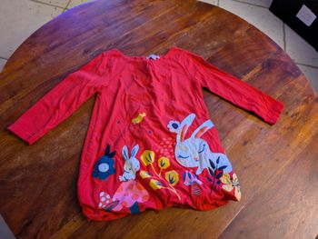 Jolie robe doublée rouge motifs lapins Dpam 24 mois