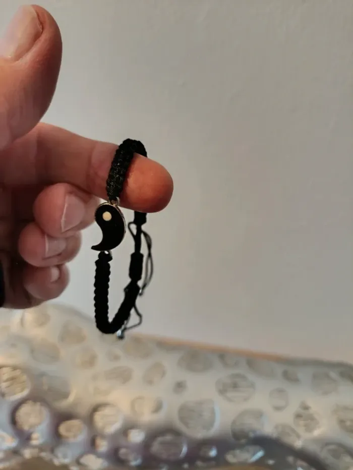 Bracelet fil coton noir - photo numéro 2