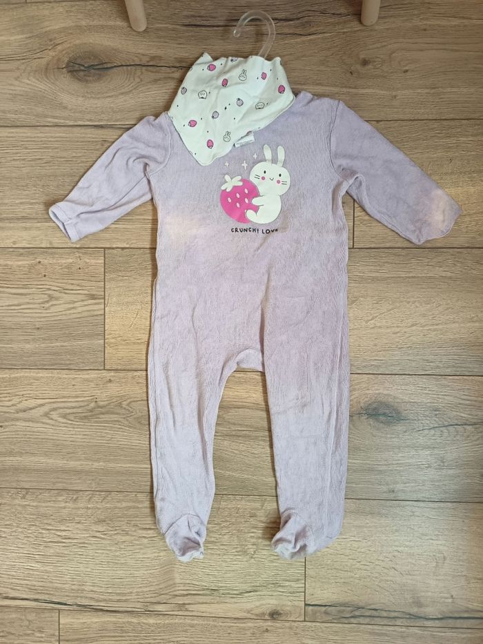 Pyjama rose lila + bavoir lapin kiabi 24 mois - photo numéro 7