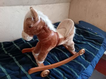 Superbe cheval à bascule 