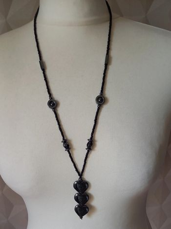 Collier perles et cœurs